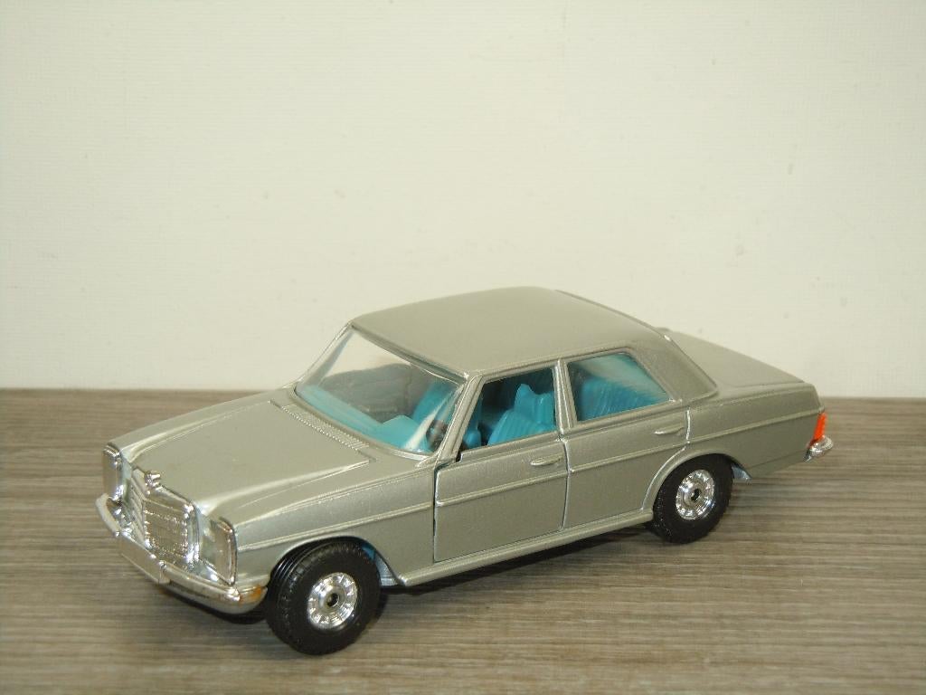 Mercedes 240D - Corgi 285 England, Corgi, Engeland, Auto, Zo goed als nieuw