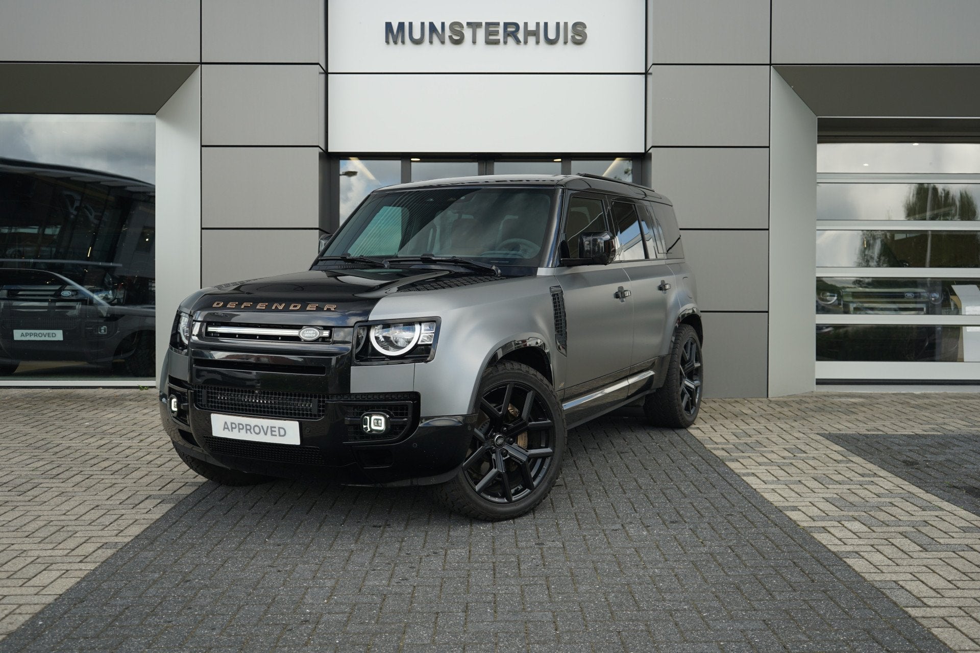 Land Rover Defender 110 2.0 P300e 110 S | Fiscale waarde €, Auto's, Automaat, 12 maanden, Gebruikt, Euro 6