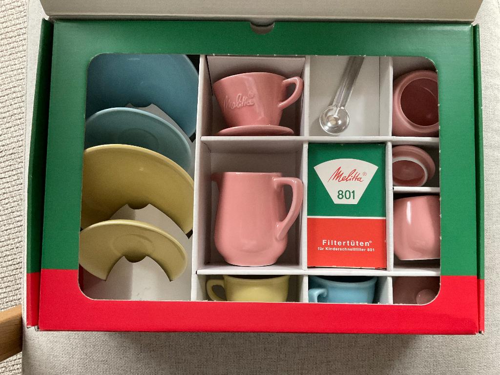 MELITTA POPPEN/KINDERSERVIESJE, Ophalen