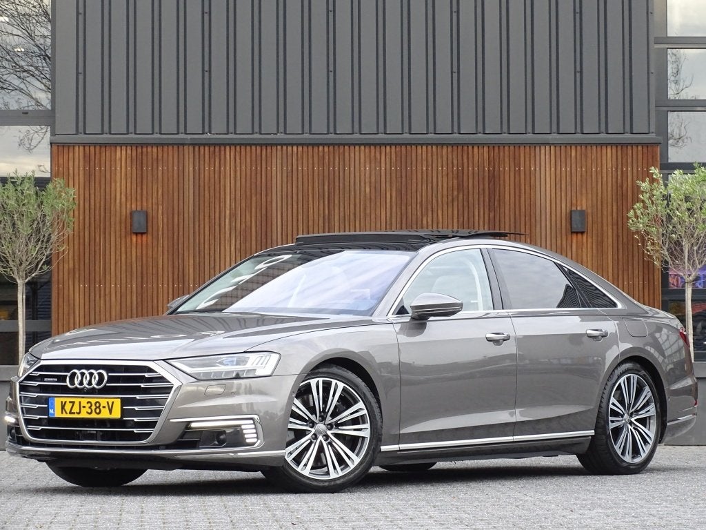 Audi A8 60 TFSie 462PK S-Line / B&O / TV's / softclose / mas, Automaat, Dealer onderhouden, 14 kWh, Gebruikt