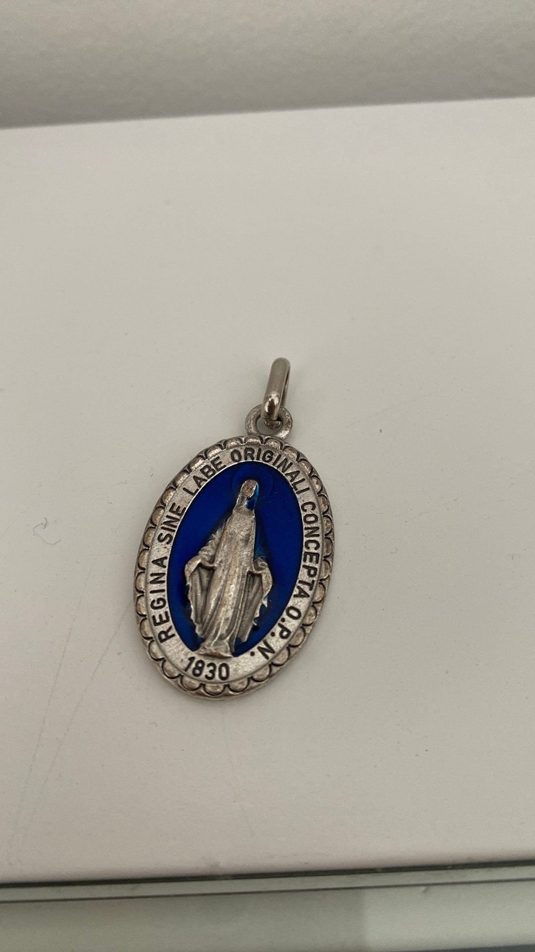 Prachtige maria hanger van Italië donkerblauw detail, Ophalen of Verzenden, Zo goed als nieuw, Blauw