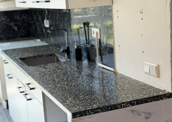 Terrazzo/Graniet-look Aanrechtblad (248x60 cm) met Spoelbak, Ophalen, Gebruikt, Meerkleurig, 50 tot 100 cm