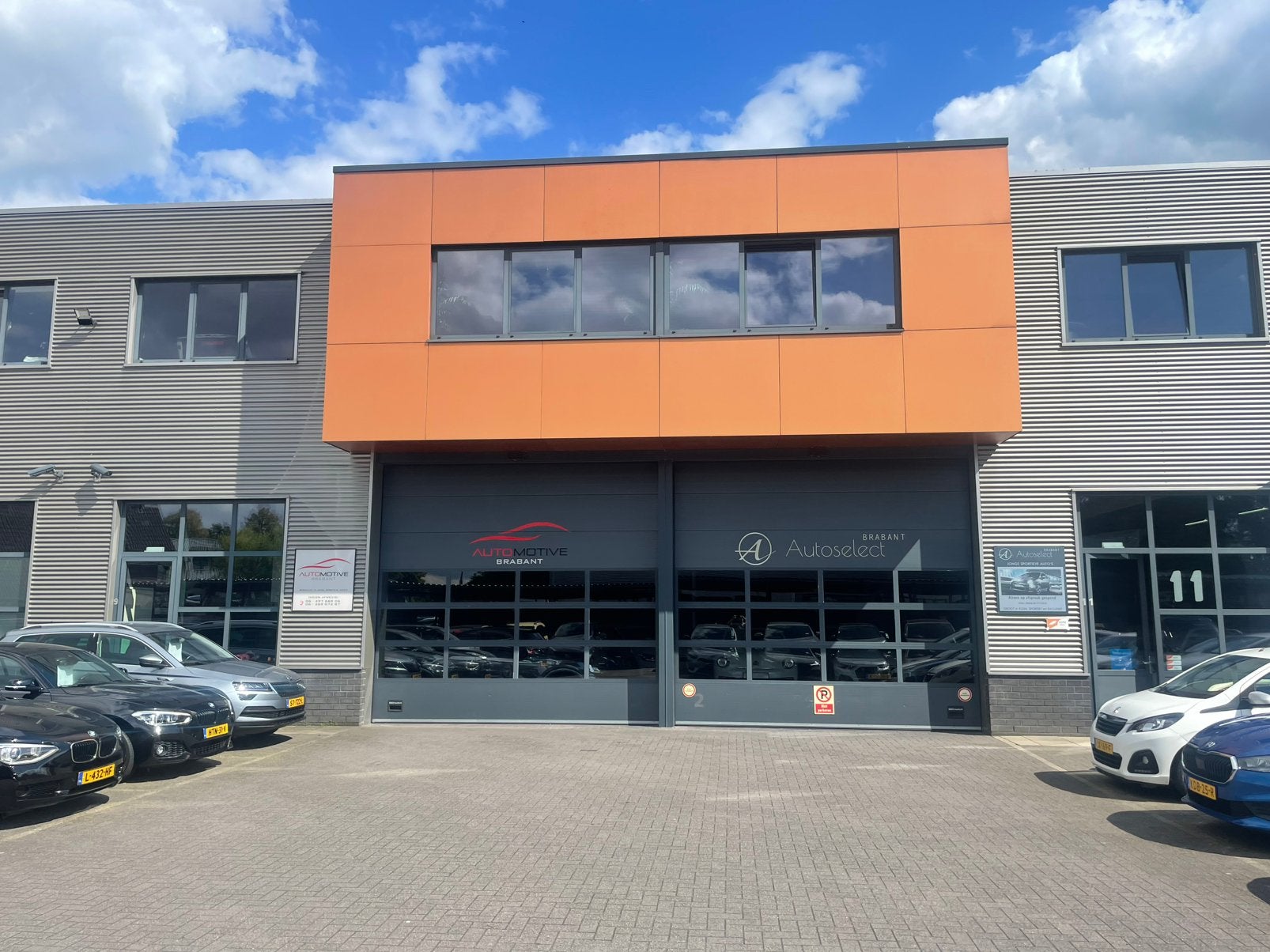 925m2 Bedrijfsruimte / Auto Showroom te huur Omg. Den Bosch, Bedrijfsruimte