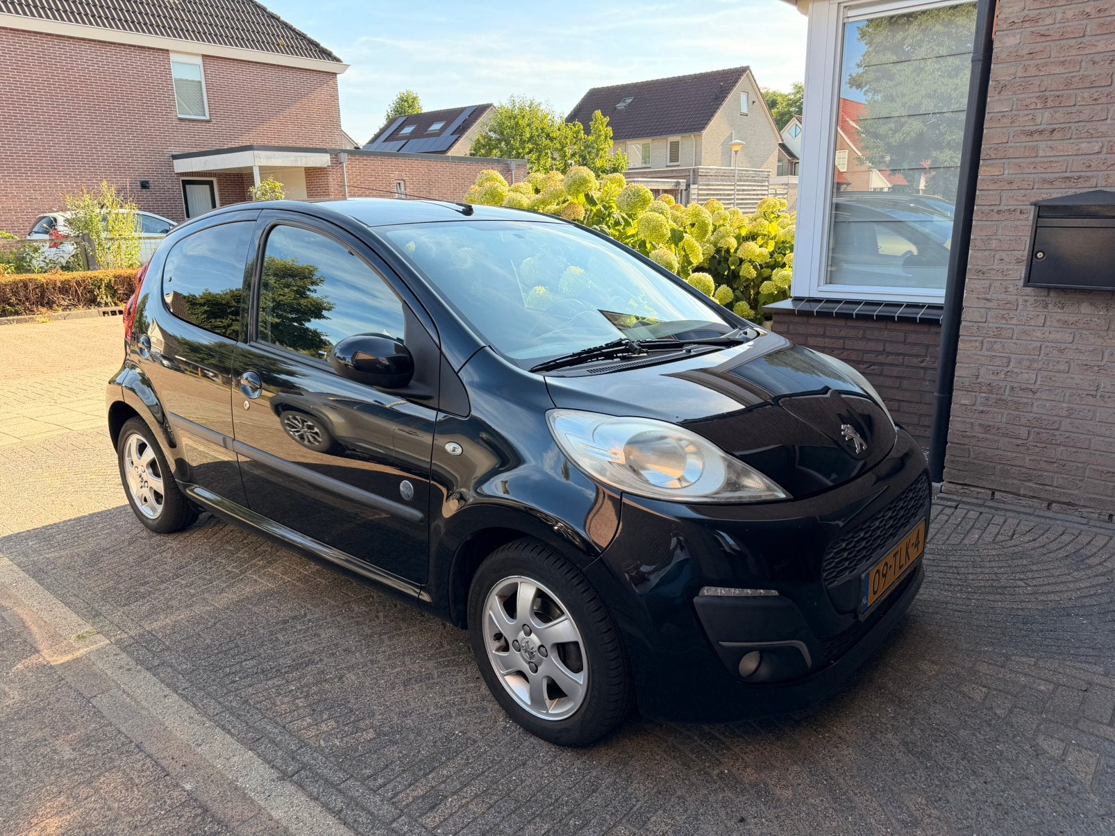 Peugeot 107 1.0 12V 5DR 2012 Zwart, Voorwielaandrijving, 4 stoelen, Origineel Nederlands, Handgeschakeld