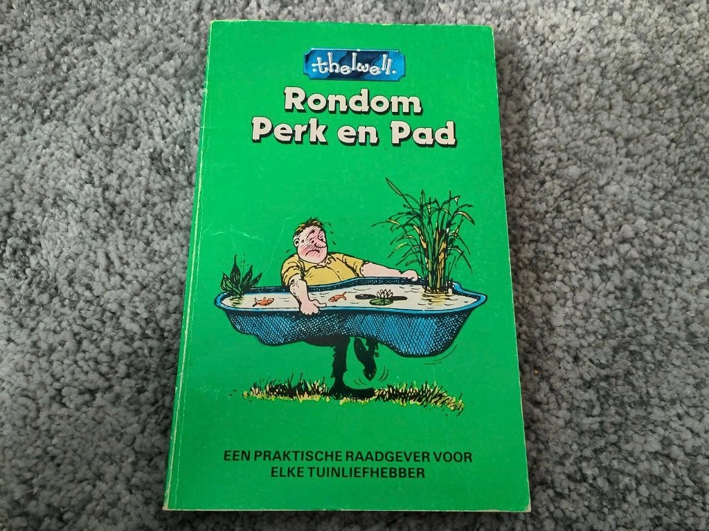 Rondom Perk en Pad, Thelwell, Eén stripboek, Ophalen of Verzenden, Zo goed als nieuw