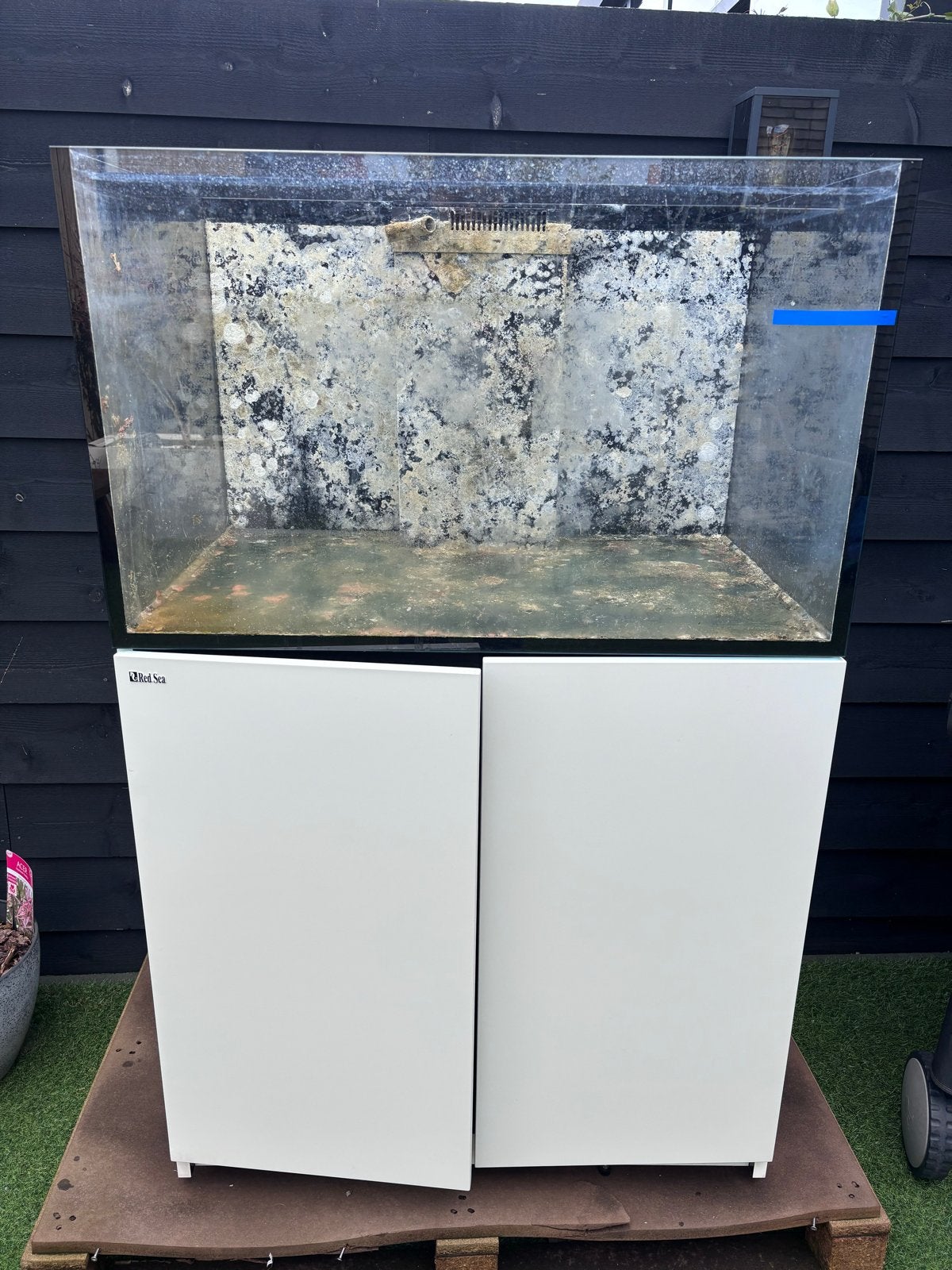 Redsea Reefer 300 Gen 2 cabinet and sump, Ophalen, Gebruikt