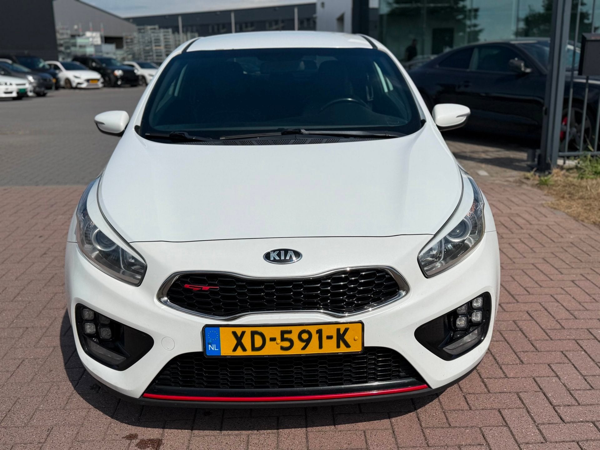 Kia Pro_cee'd 1.6 GT 204PK 2014 Dealer Ondh, Auto's, Kia, Voorwielaandrijving, Gebruikt, 4 cilinders, Wit