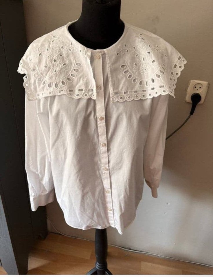 Mooie witte blouse met grote broderie babydoll kraag mt L, Ophalen of Verzenden, Zo goed als nieuw, Maat 42/44 (L), Wit