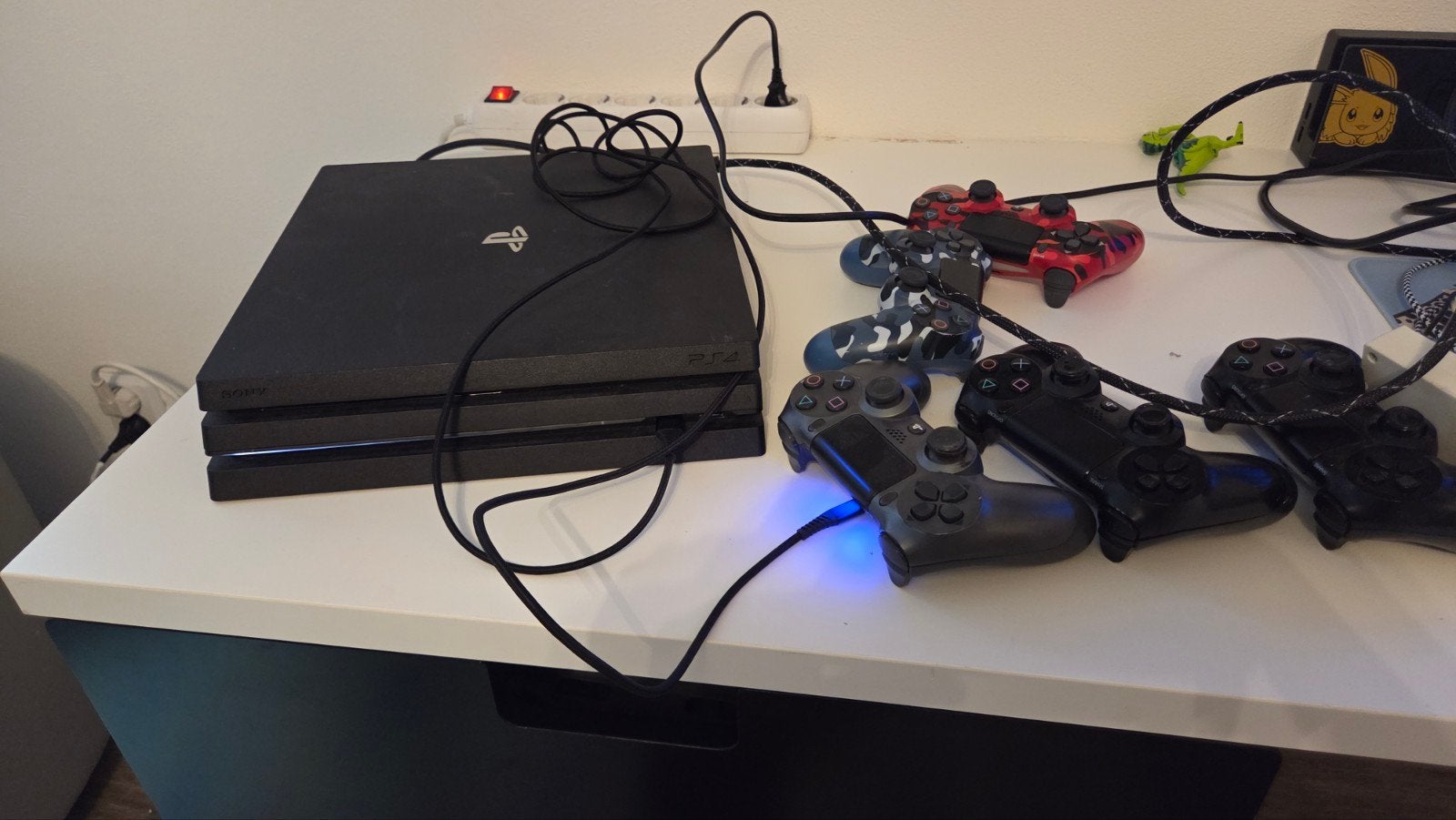 PS4 Pro met VR, 5 controllers, 2 Move controllers en webcam, Ophalen, Gebruikt, Met 3 controllers of meer, Pro