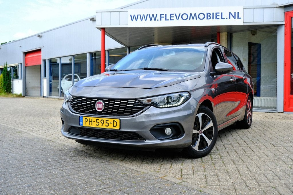 Fiat Tipo Stationwagon 1.6 MultiJet 16v Business Lusso Leder, Auto's, Fiat, Voorwielaandrijving, Automatische klimaatregeling