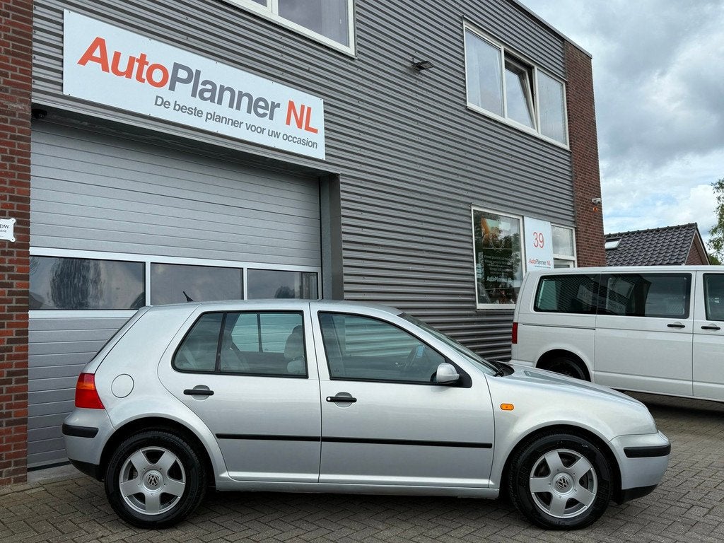 Volkswagen Golf IV 2.0! 5-Deurs! Airco! Dealer Onderhouden!, Stof, Gebruikt, 4 cilinders, 1984 cc