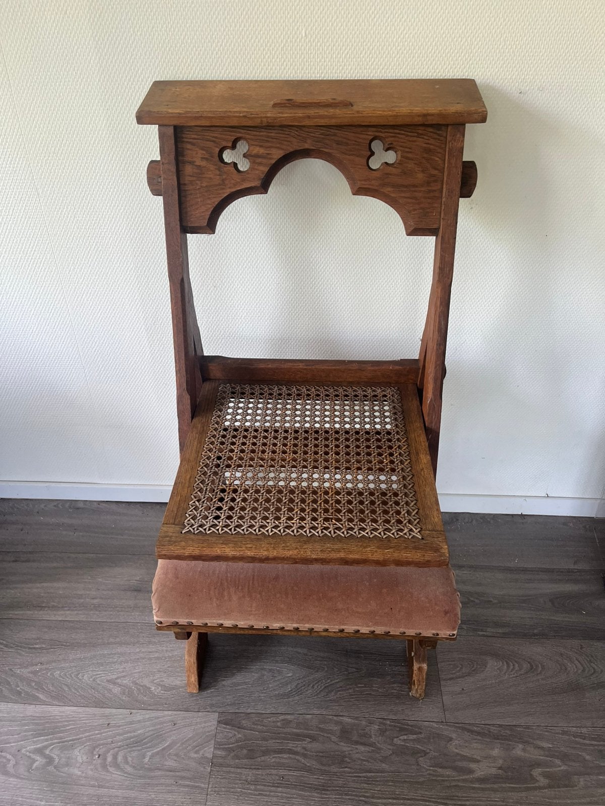 Antieke Kerk Bidstoel - Houten Prie Dieu met rotan zitting, Antiek en Kunst, Ophalen
