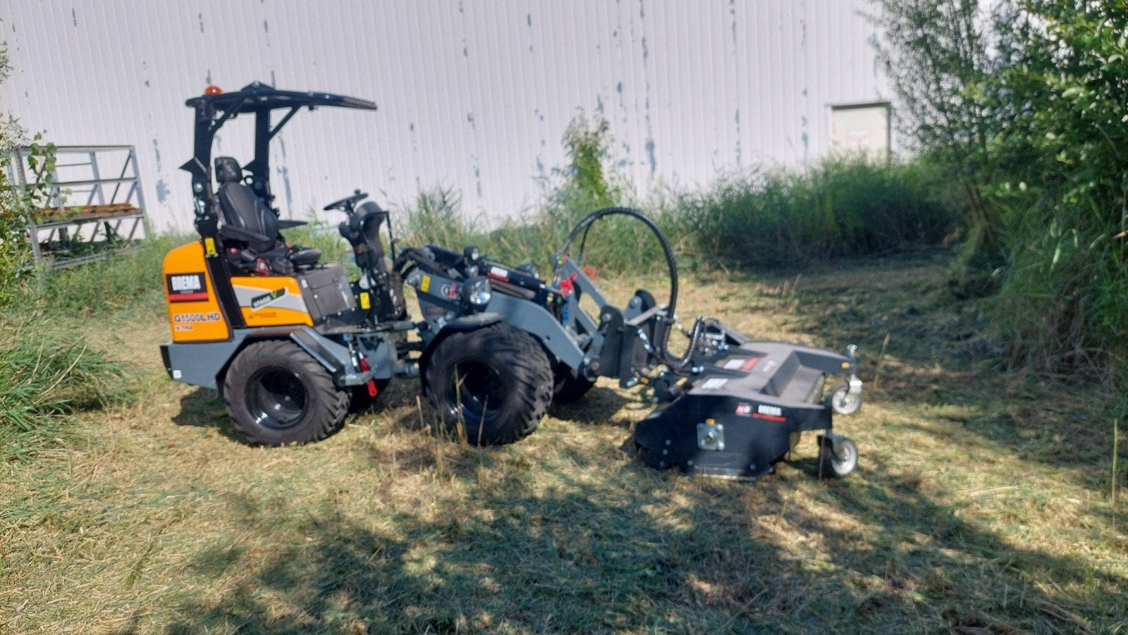 Giant G1500 shovel te huur met machinist