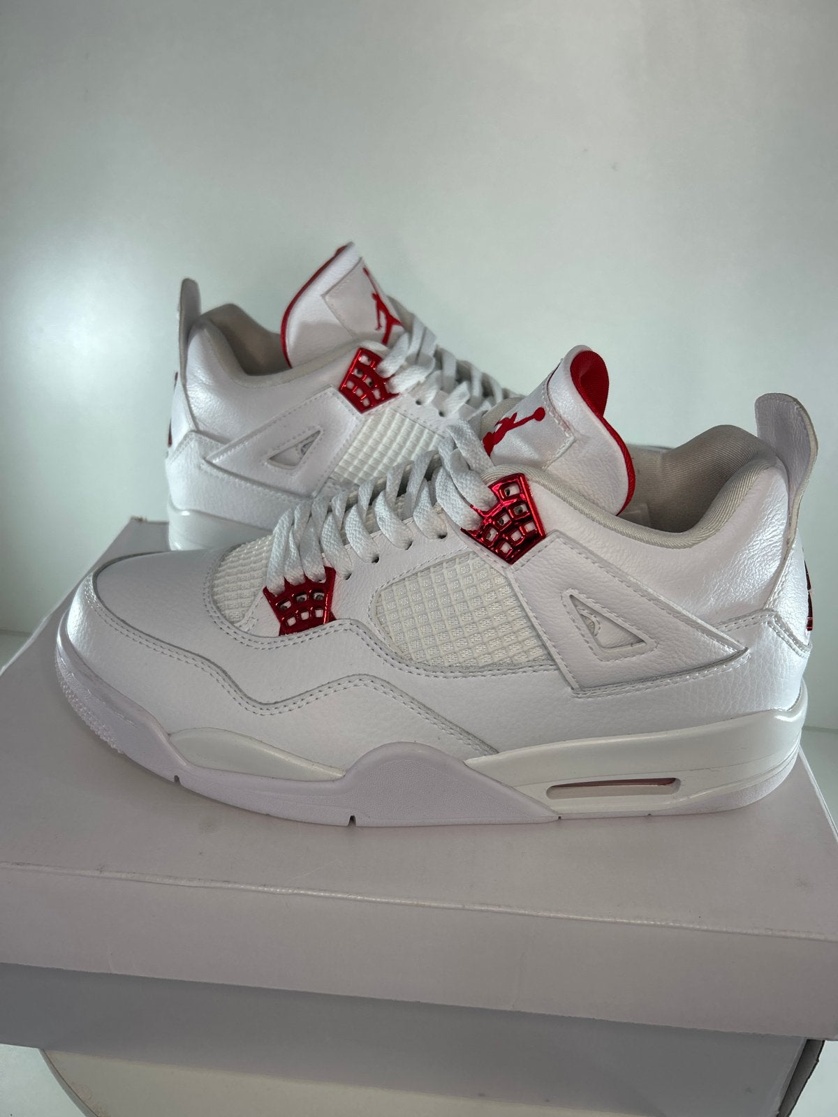 Nike Air Jordan 4 Retro Red Cement - Maat 44, Ophalen of Verzenden, Nieuw, Wit, Sneakers of Gympen