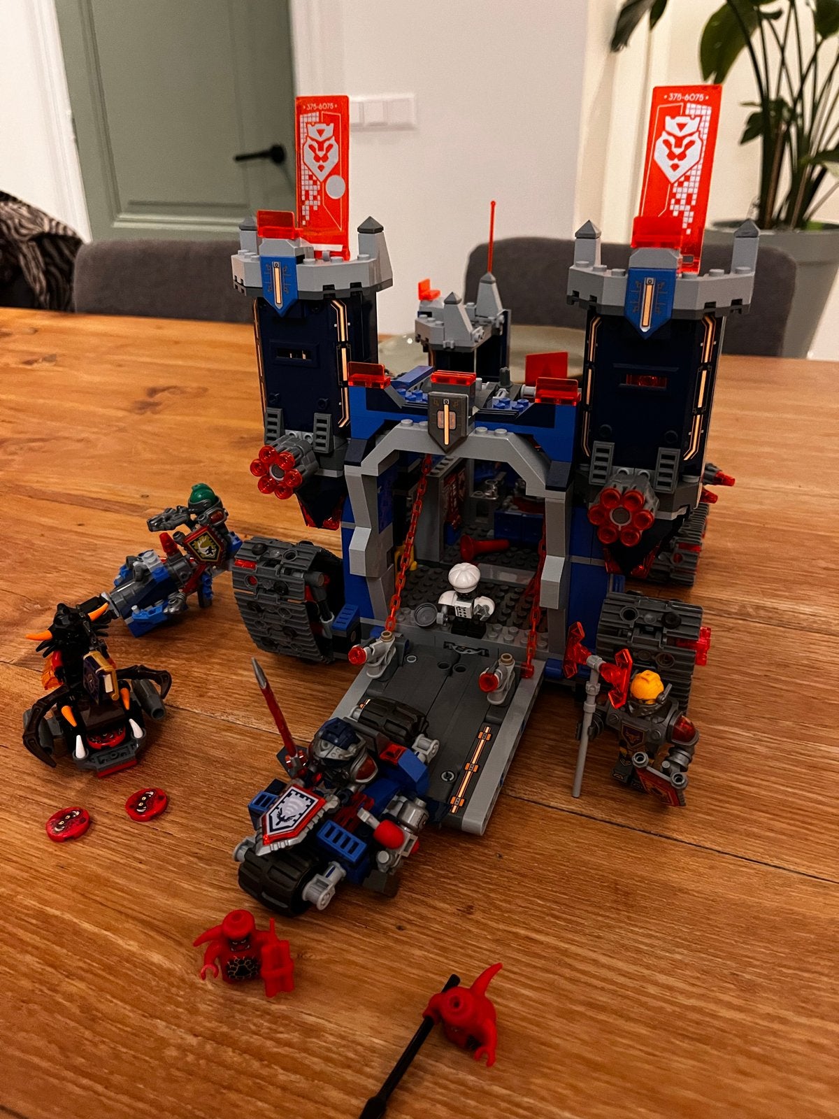 Lego Nexo Knights 70317 Fortrex - Compleet met instructies, Gebruikt, Lego, Ophalen of Verzenden, Compleet