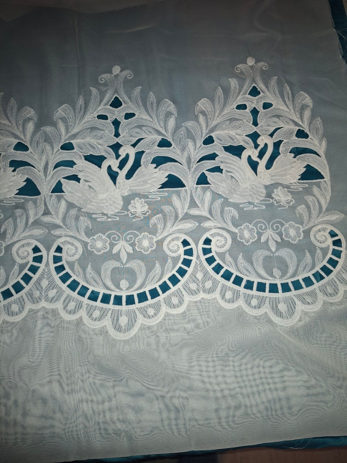 Licht doorlatend Vitrage Gordijn met Zwanenmotief, 320x215cm, 320 cm, Wit, Nieuw, Ophalen of Verzenden
