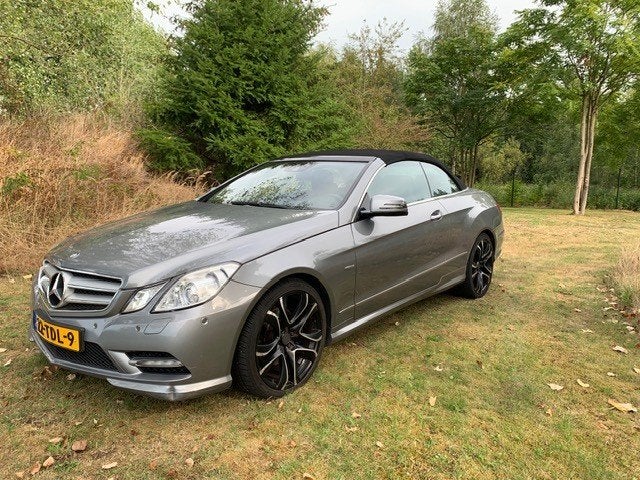 Mercedes-Benz E-Klasse E200cgi Cabr. W212 Aut7 2012 Grijs, Auto's, 1610 kg, Zwart, 4 cilinders, Cabriolet