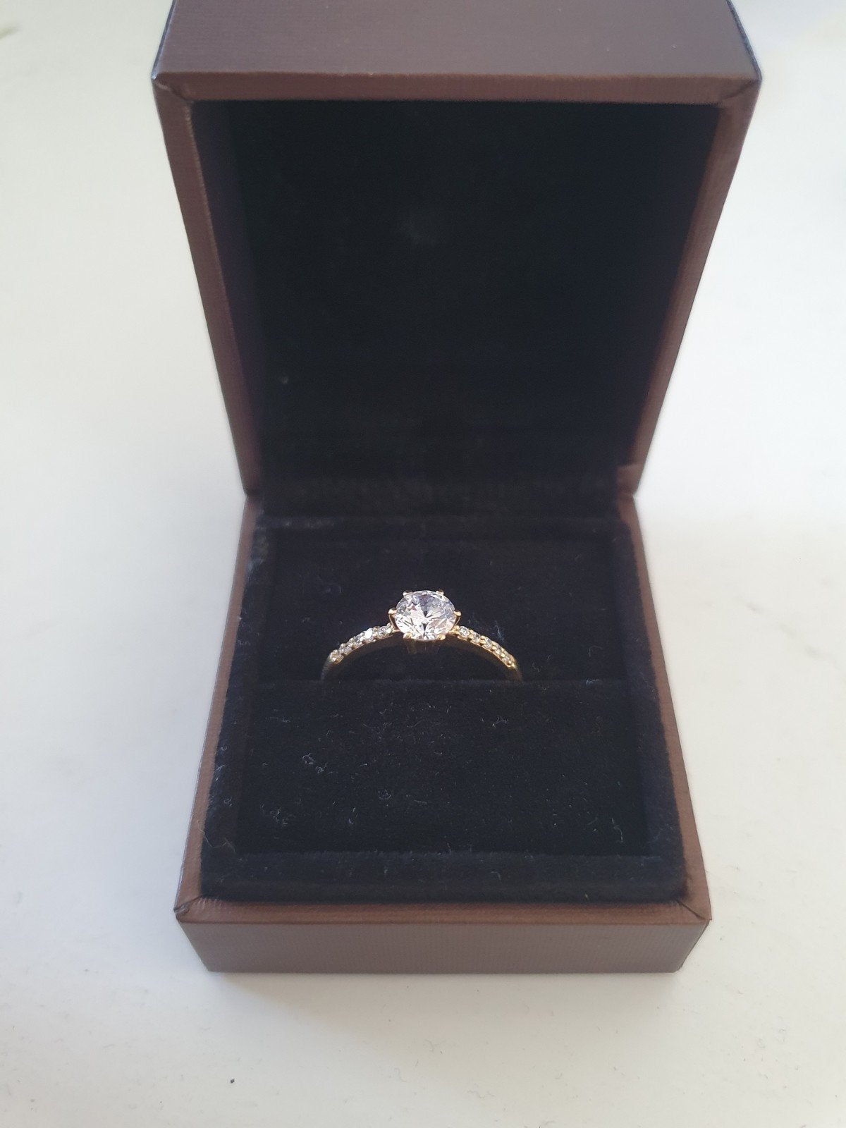 Gouden ring 14 karaat met zirkonia, diameter 20mm, Met kristal, 20 of groter, Ophalen of Verzenden, Zo goed als nieuw