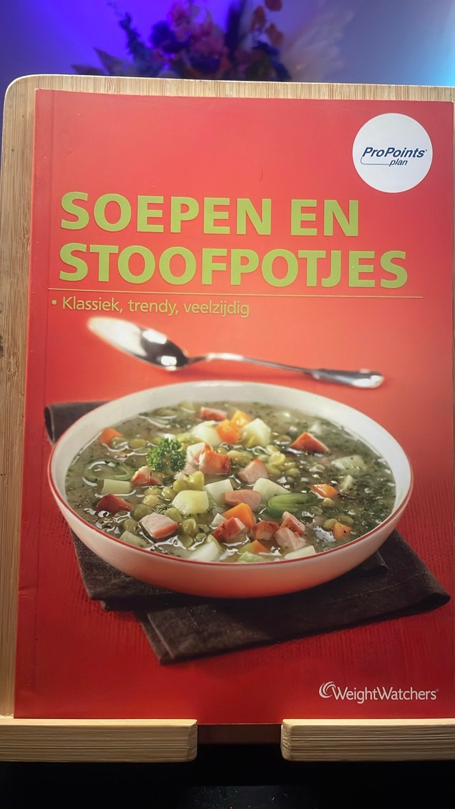 WeightWatchers Soepen en Stoofpotjes Kookboek, Boeken, Ophalen of Verzenden, Zo goed als nieuw, Voorgerechten en Soepen, Gezond koken