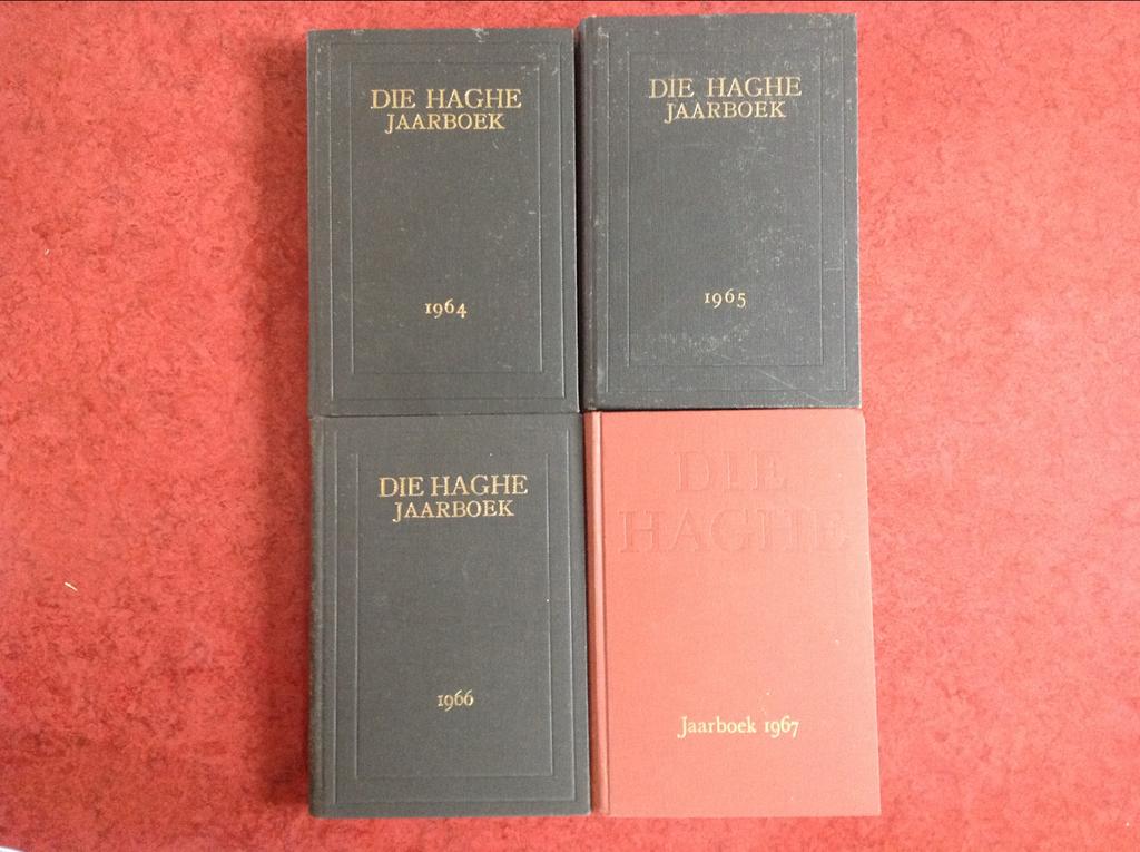 Die Haghe Jaarboek 1964-1967 - 4 delen, Ophalen of Verzenden, 20e eeuw of later, Gelezen
