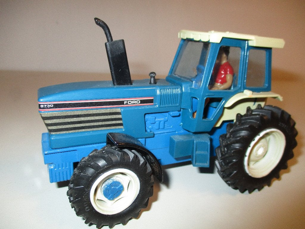 Britains Ford 8730, Ophalen of Verzenden, Gebruikt, Tractor of Landbouw, Britains