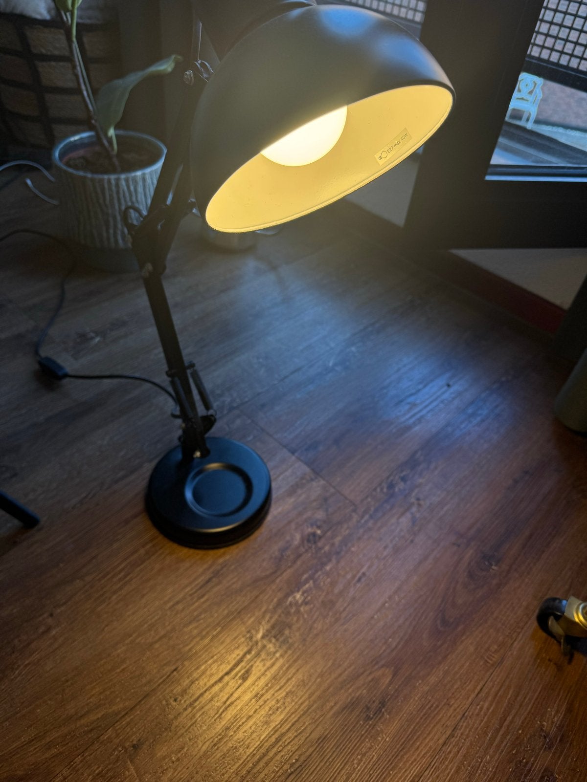 IKEA bureaulamp met bol, zwart, Ophalen, Gebruikt, E27 (groot), Zwart