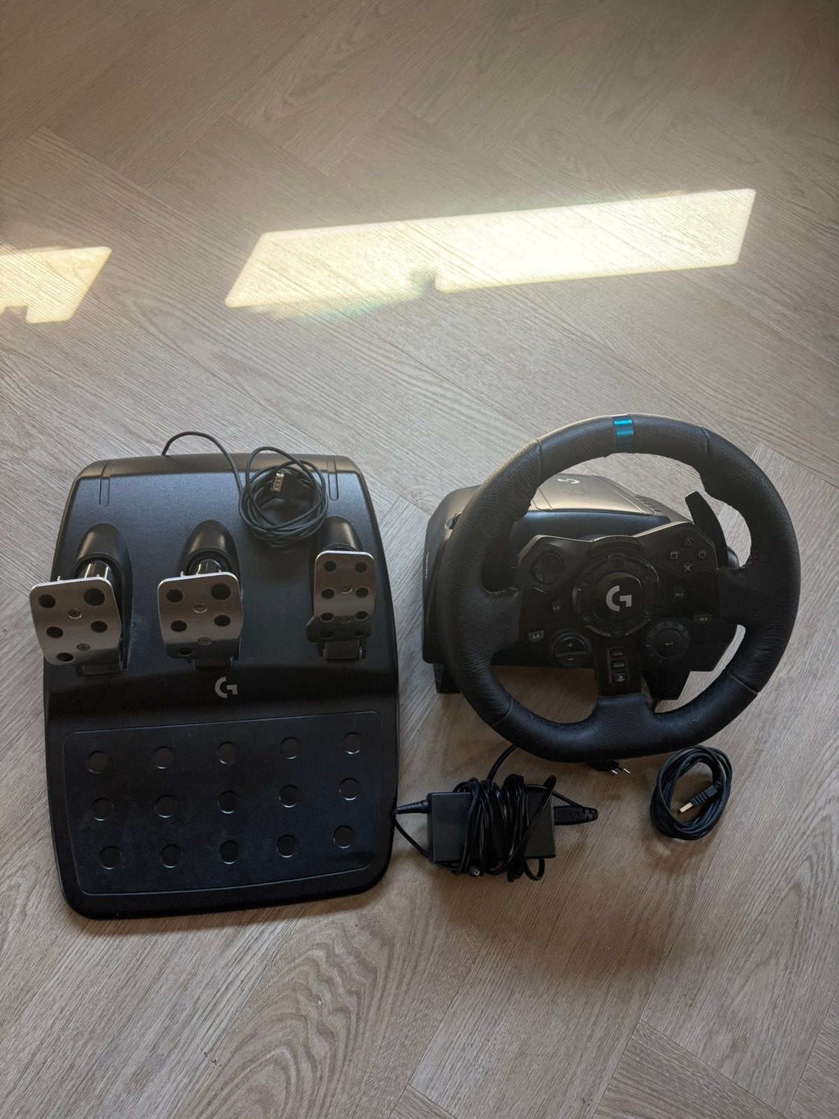 Logitech G923, Ophalen of Verzenden, Zo goed als nieuw, Stuur of Pedalen, PlayStation 5