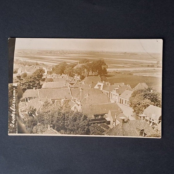 Fotokaart Oosterbierum Friesland Oosterbierum in Vogelvlucht, Verzamelen, Ansichtkaarten | Nederland, Verzenden, 1920 tot 1940