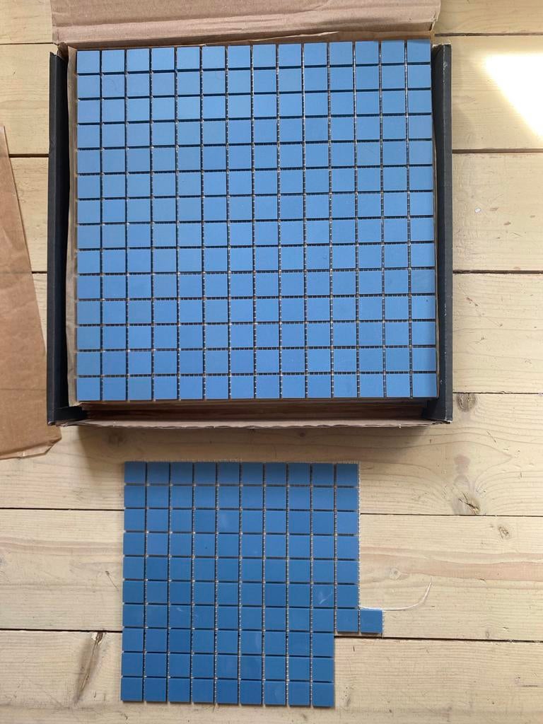 Miniatuur tegeltjes lichtblauw  ruim 1 m2, Ophalen, Nieuw, Minder dan 20 cm, Minder dan 5 m²