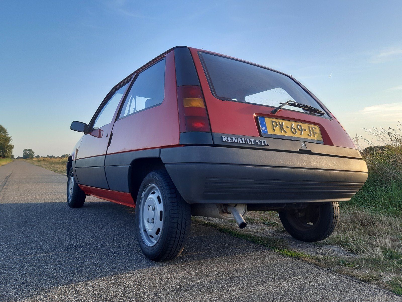 Renault 5 1.1 TL 1986 Rood belastingvrij !, Voorwielaandrijving, 46 pk, 4 cilinders, Origineel Nederlands