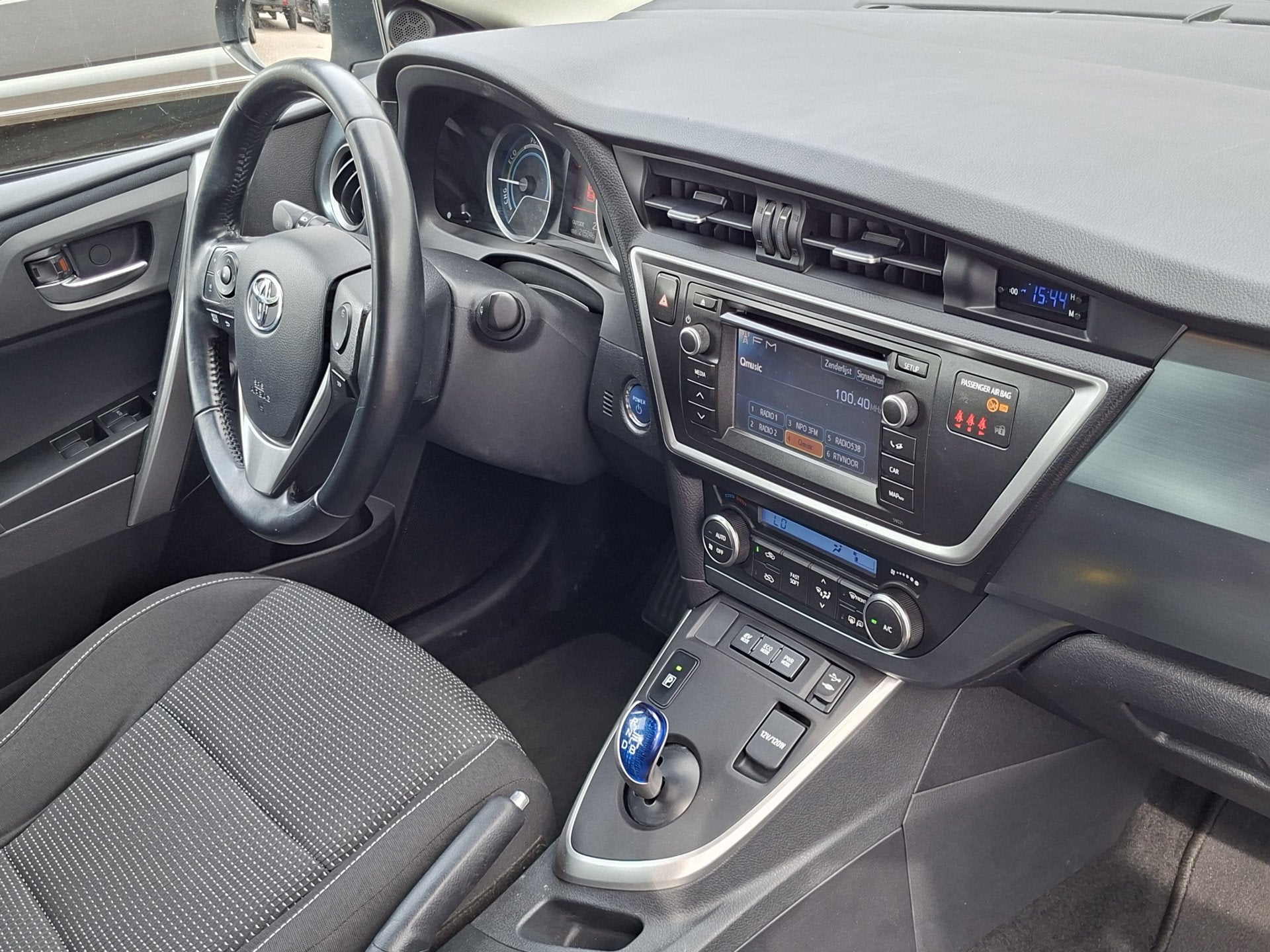 Toyota Auris Touring Sports 1.8 Hybrid Navi Clima Trekhaak V, Euro 5, Gebruikt, Hybride Elektrisch/Benzine, 25 km/l