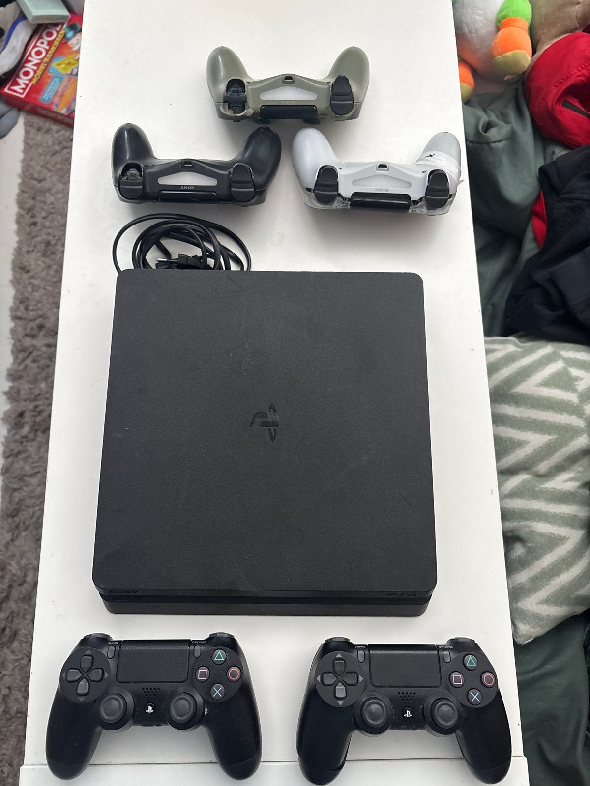 PlayStation 4 Slim met 5 controllers (3 defect), Ophalen, Met 3 controllers of meer, Slim, 500 GB