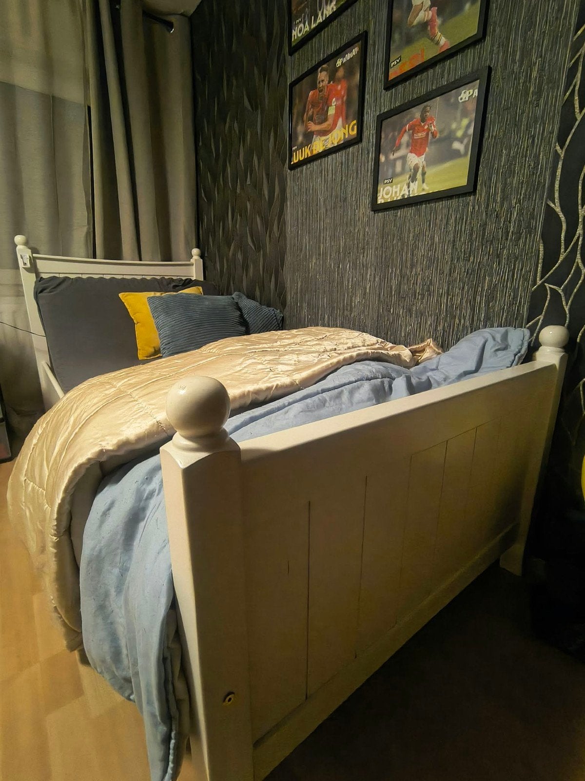 Eenpersoonsbed met ELEKTRONISCHE lattenbodem 90x200 cm, Ophalen, Gebruikt, 90 cm, Eenpersoons