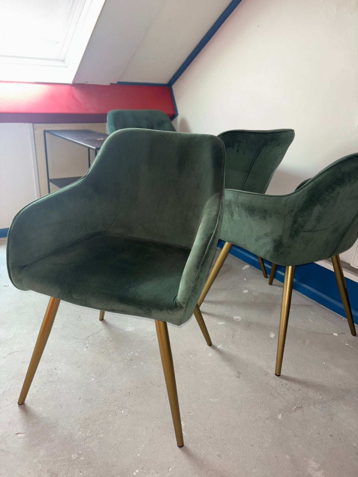 Groene velvet stoelen met gouden poten 4x, Ophalen of Verzenden, Zo goed als nieuw, Overige kleuren, Vier