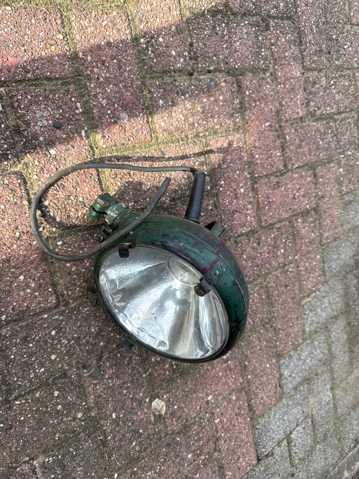 Vintage zoeklicht, Ophalen