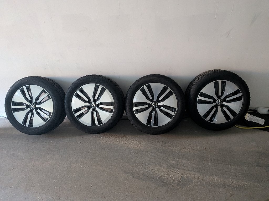 VW Passat GTE 17" velgen + Vredestein winterbanden + TPMS, Ophalen, Banden en Velgen, 17 inch, Winterbanden