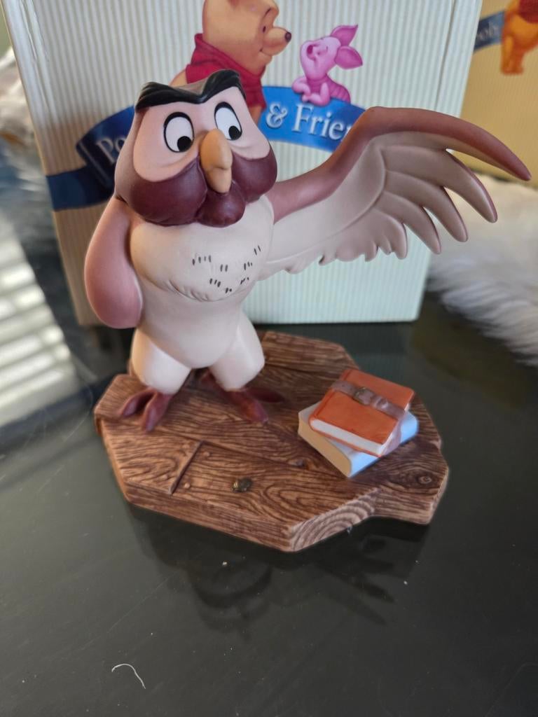 Winnie de Poeh en Vrienden - Uil in doos, 123 Disney Lane, Anaheim, CA 92802, USA, Info@disneycollectibles.com, Disney Collectibles