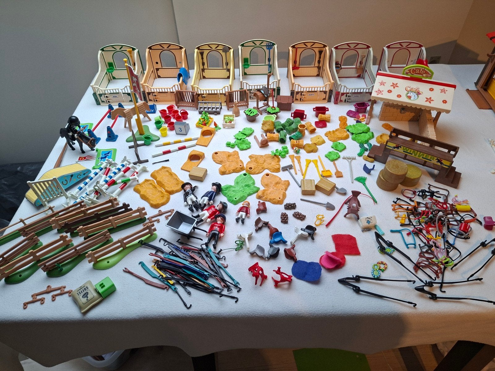 Playmobil paarden boxen en accessoires ook los te koop, Ophalen of Verzenden, Gebruikt, Jongen of Meisje