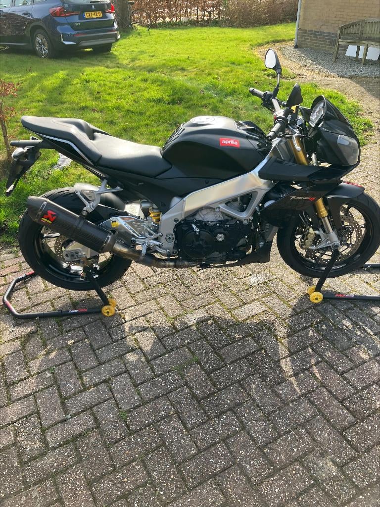 Aprilia Tuono V4 APRC full Akrapovic, Motoren, Motoren | Aprilia, 4 cilinders, Motorrijbewijs A, Naked bike, LED Verlichting