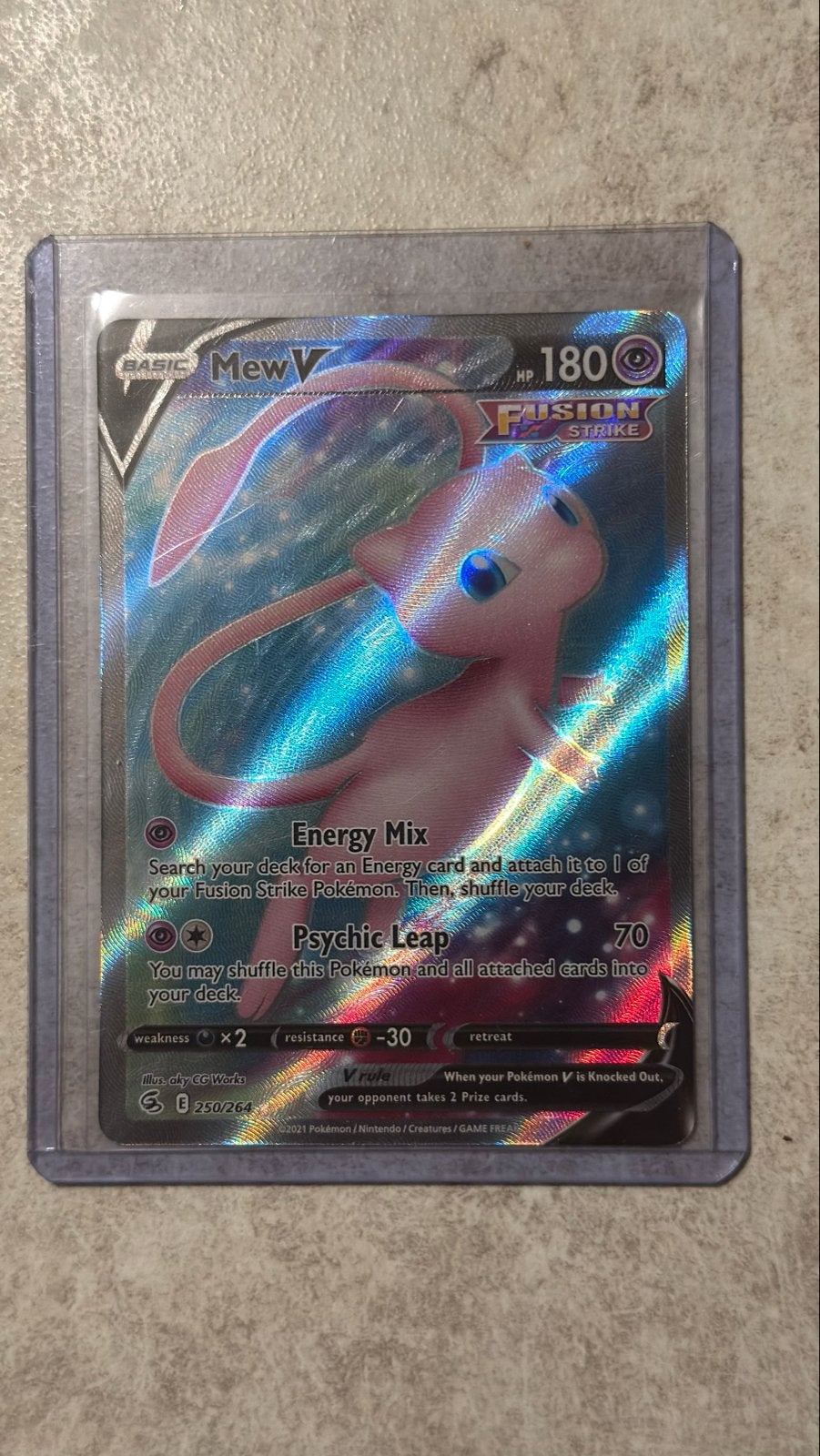 Mew V (Full Art) - Fusion Strike - Pokémon Kaart, Ophalen of Verzenden, Zo goed als nieuw, Losse kaart