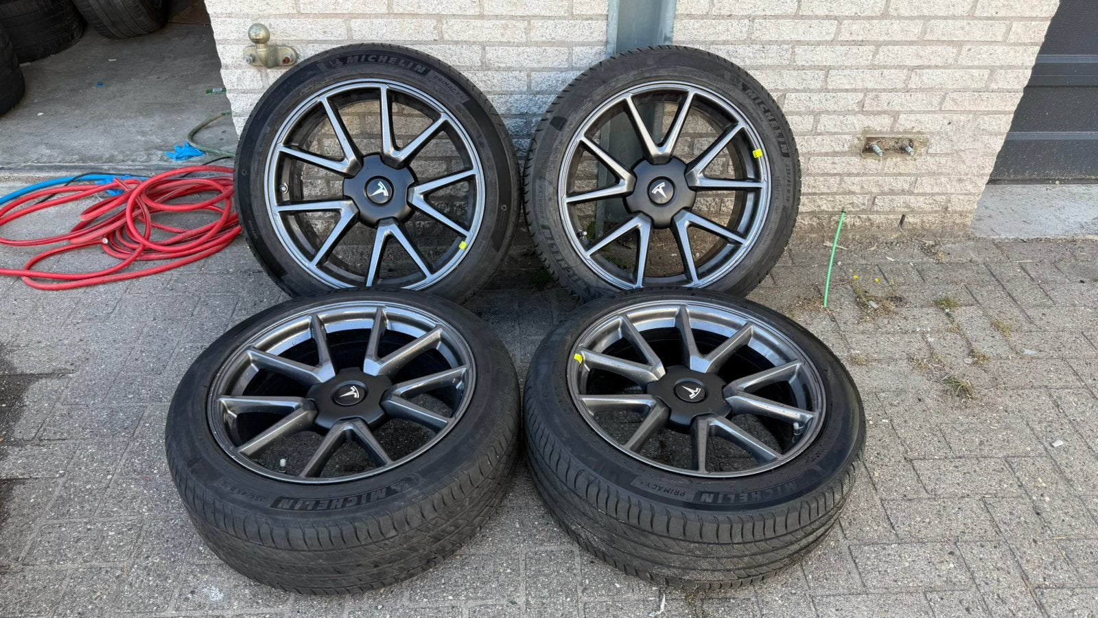 Originele Tesla Model 3 18 aero velgen inch zomerbanden tpms, Ophalen, 18 inch, Gebruikt, Banden en Velgen