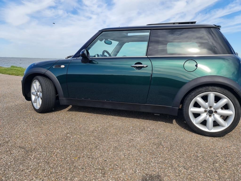 Mini 1.6 16V Cooper 2003 Groen, Auto's, Mini, Voorwielaandrijving, 15 km/l, Zwart, 4 stoelen