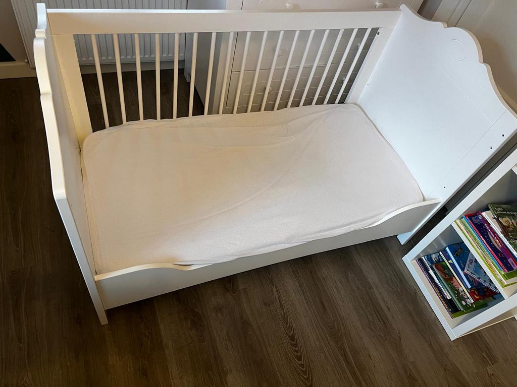 Peuterbed met commode, Ophalen, Zo goed als nieuw, Minder dan 140 cm, 70 tot 85 cm