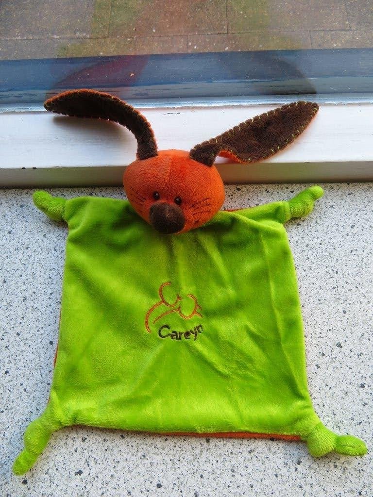Knuffeldoek konijntje Careyn Kraamzorg groen oranje velours, Ophalen of Verzenden, Zo goed als nieuw, Konijn, Wasbaar
