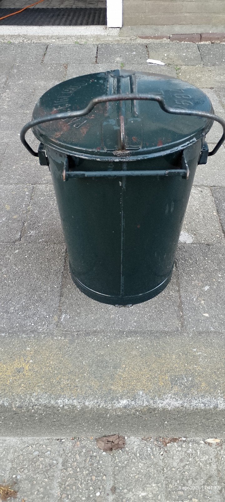 Vuilnisbak uit Maassluis, Ophalen, Kunststof