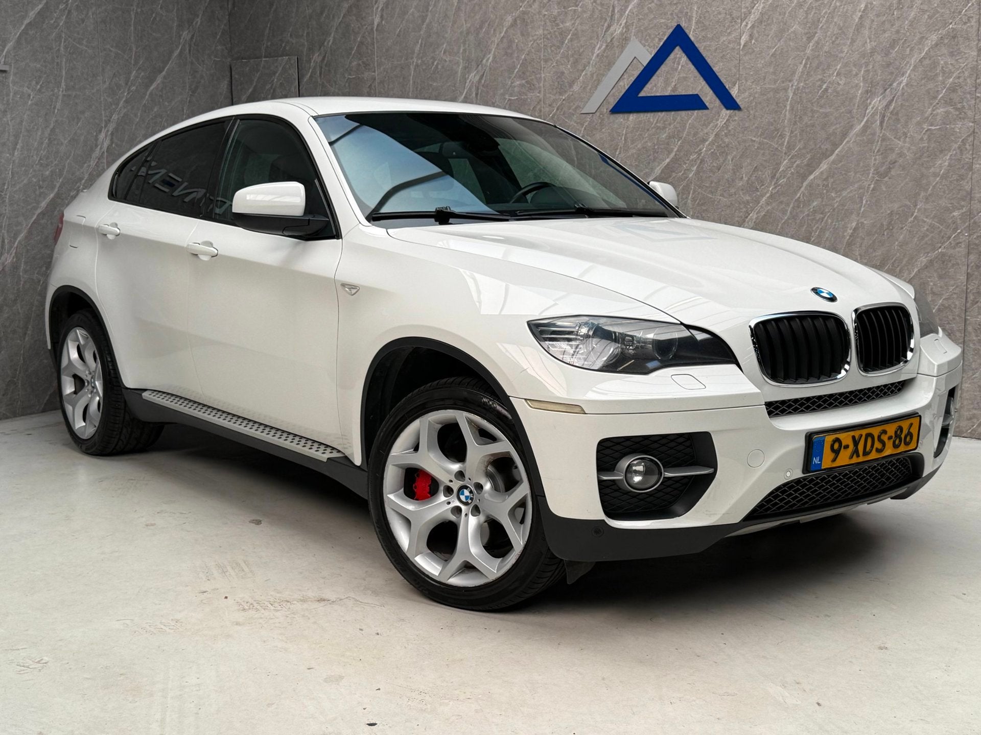 BMW X6 XDrive35i / Rijdt Goed / Erg Netjes / APK, Auto's, Euro 5, Gebruikt, Zwart, 4 stoelen