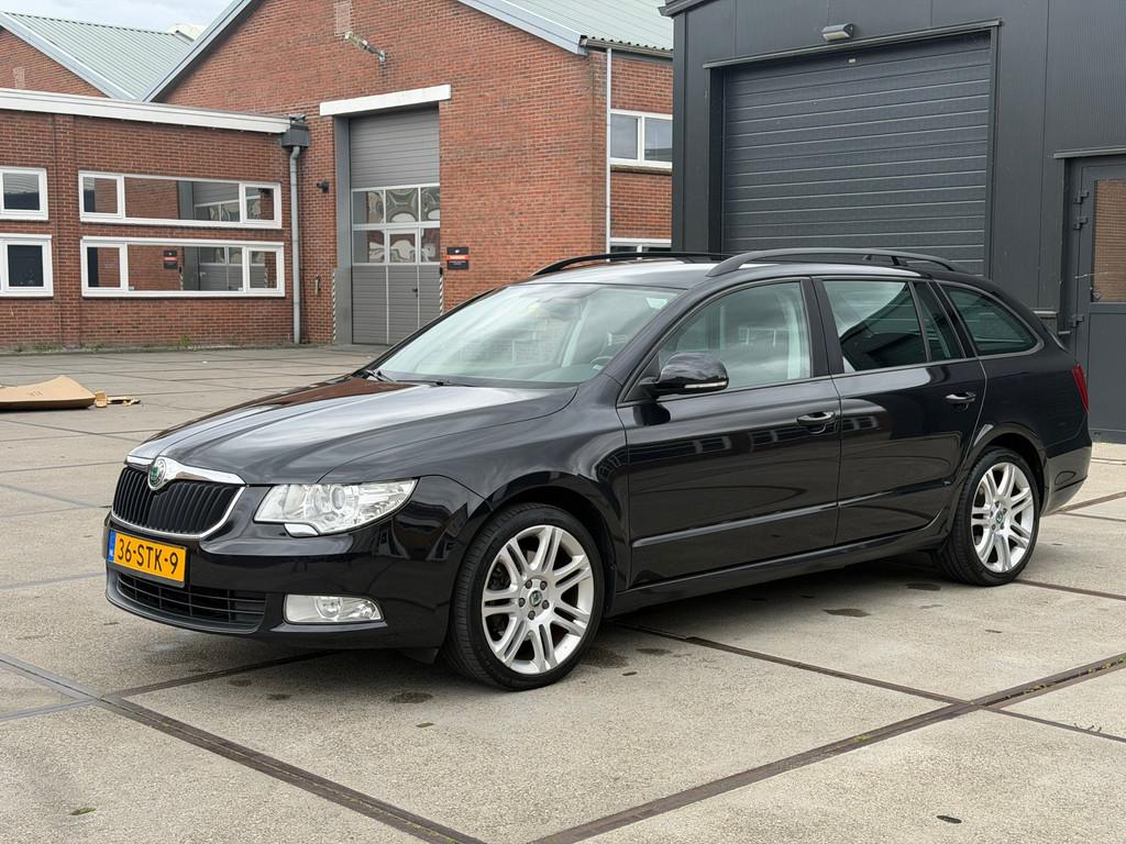 Skoda Superb Combi 1.8 TSI Comfort DSG Cruise Navi PDC NAP, Auto's, Euro 5, Stof, Gebruikt, Zwart