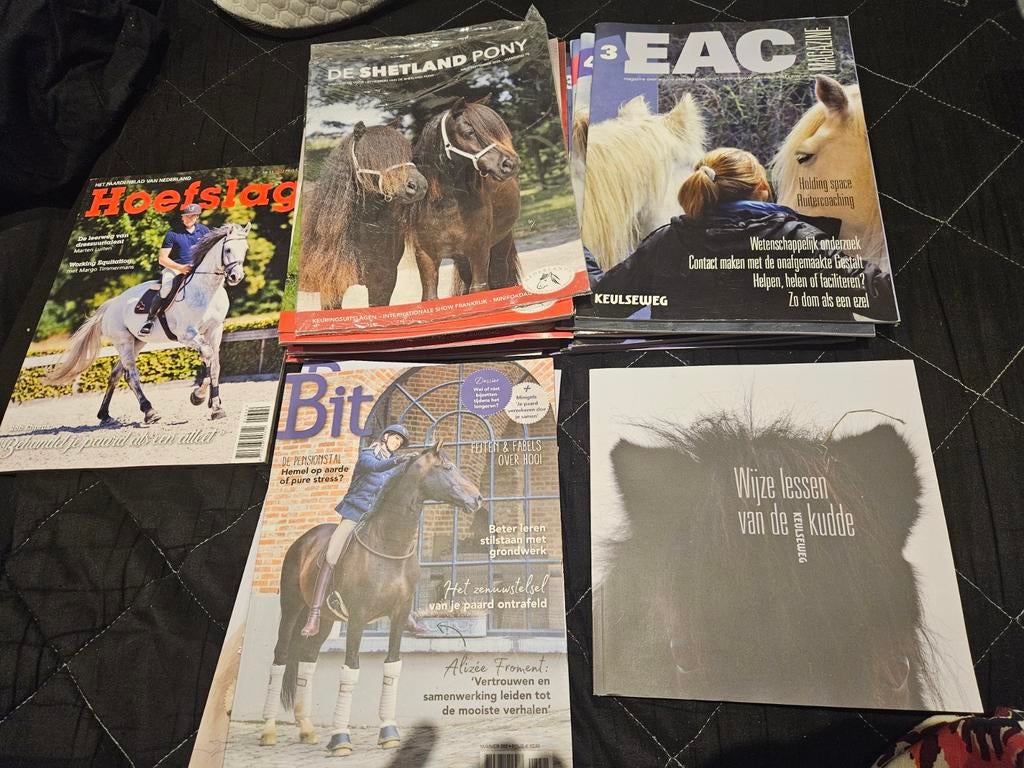 Diverse paarden tijdschriften en boeken, Ophalen of Verzenden, Gelezen, Sport en Vrije tijd
