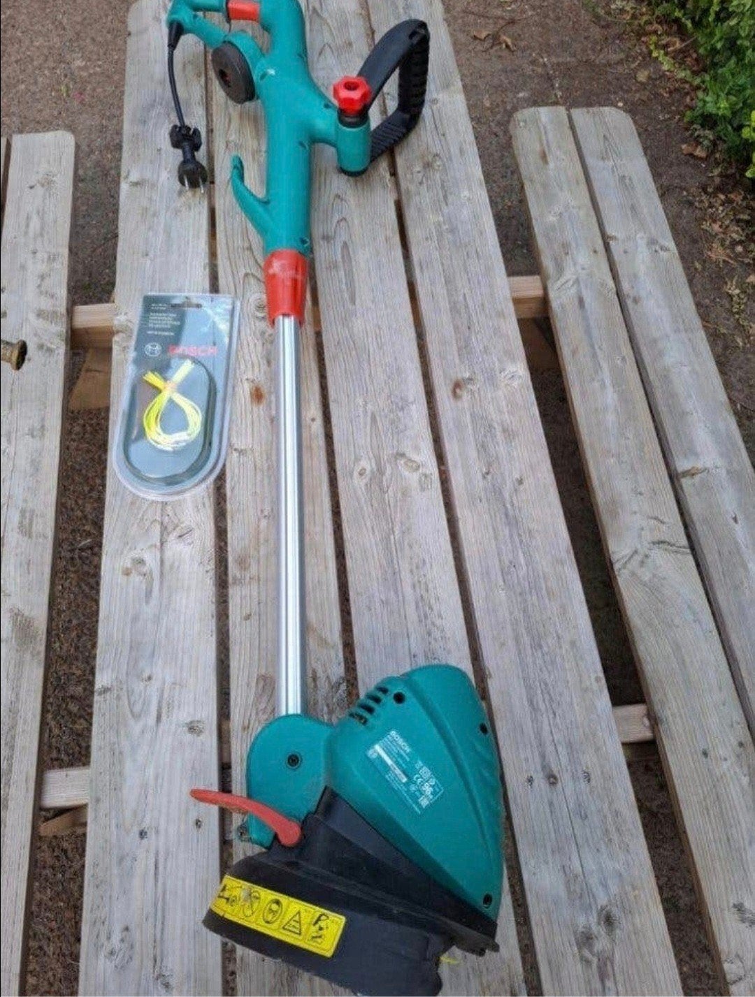 Bosch Elektrische Grastrimmer met extra draad, Ophalen of Verzenden, Zo goed als nieuw, 30 tot 50 cm, Bosch