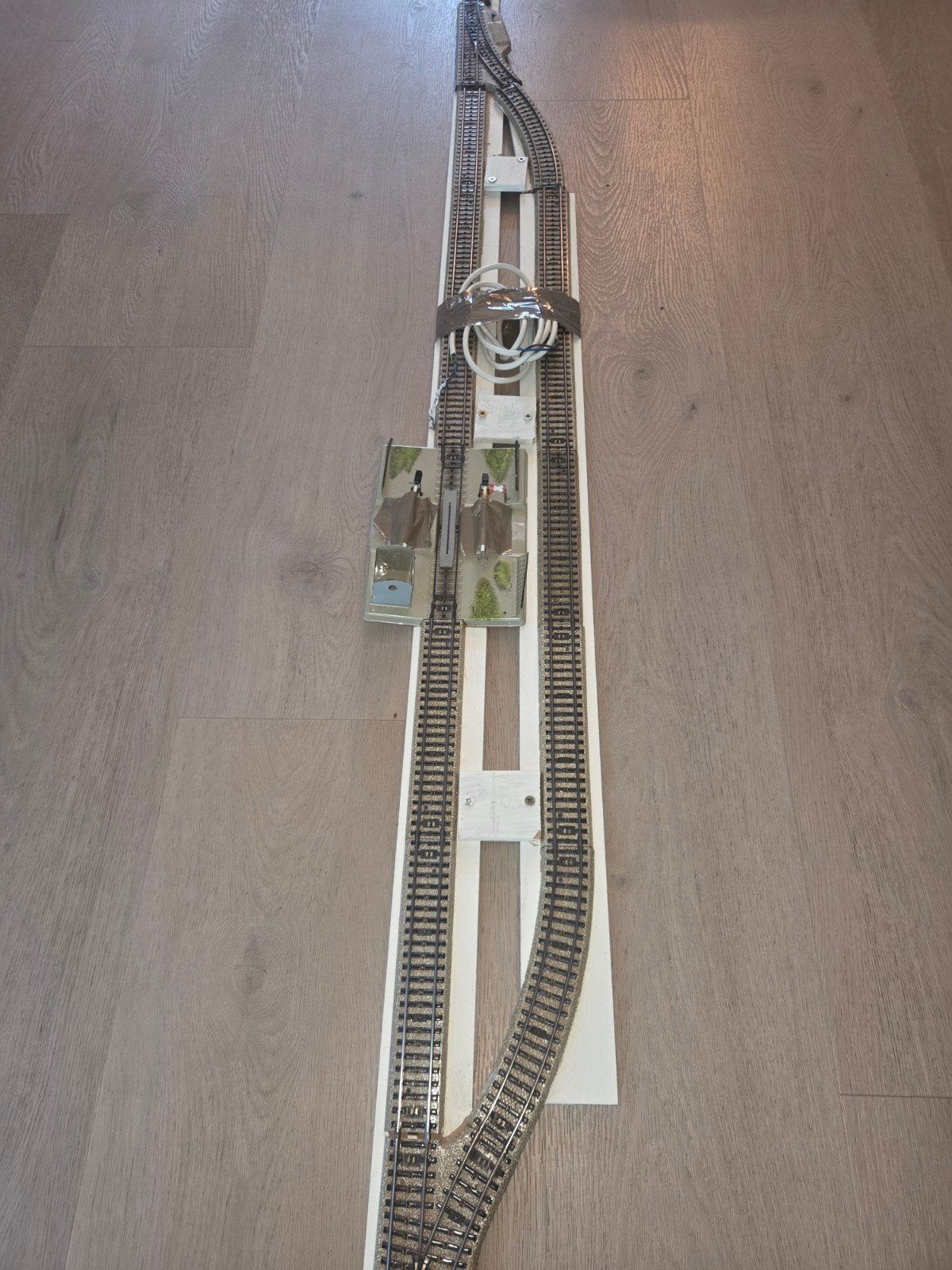 Märklin H0 modelspoorbaan met rails en huisjes, Ophalen, Wisselstroom, Gebruikt, Rails